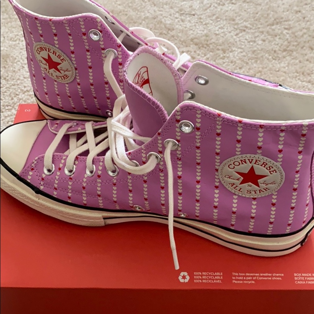 Converse - Picture 2 of 4